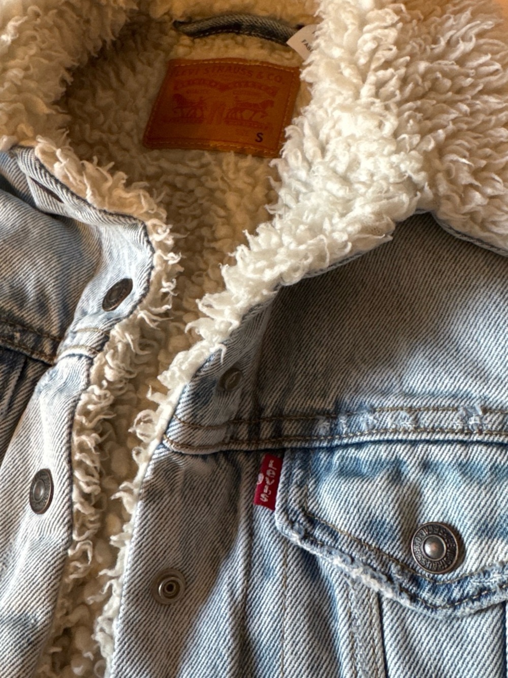 Levi's Sherpa lined denim jacket in light blue S - Picture 2 of 6